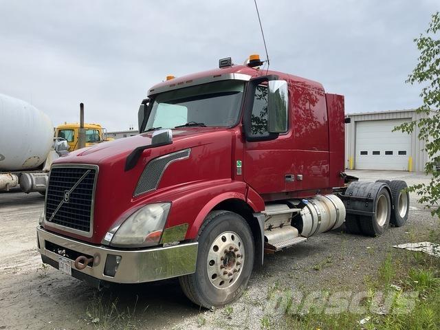 Volvo VNL Vetopöytäautot