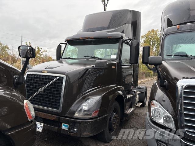 Volvo VNL Vetopöytäautot