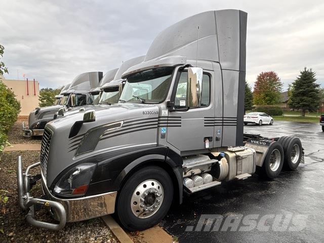 Volvo VNL Vetopöytäautot