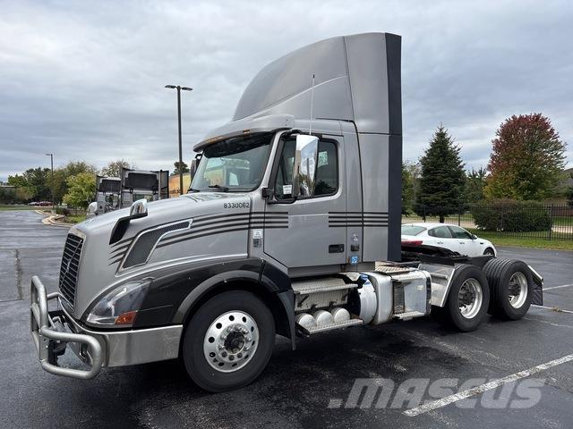 Volvo VNL Vetopöytäautot