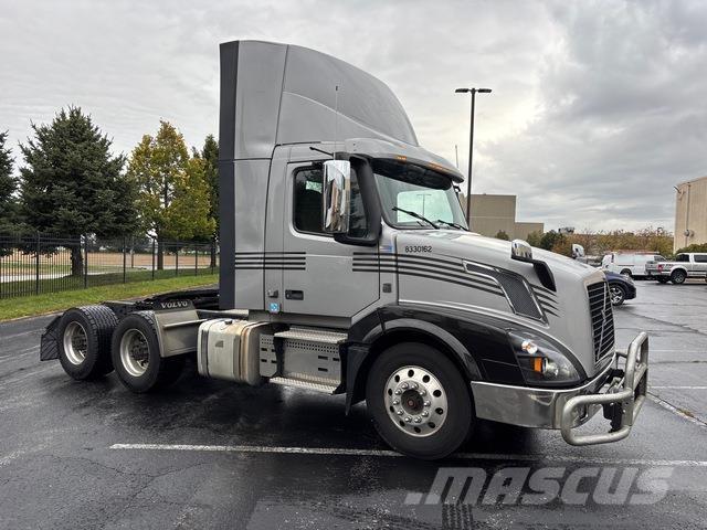 Volvo VNL Vetopöytäautot