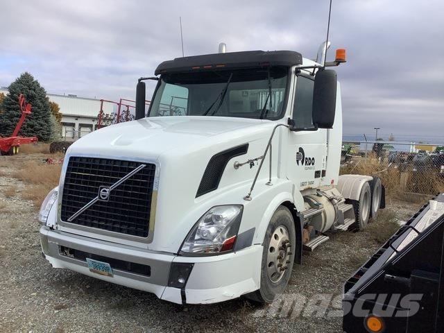 Volvo VNL Vetopöytäautot