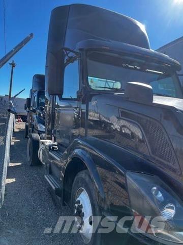 Volvo VNL Vetopöytäautot