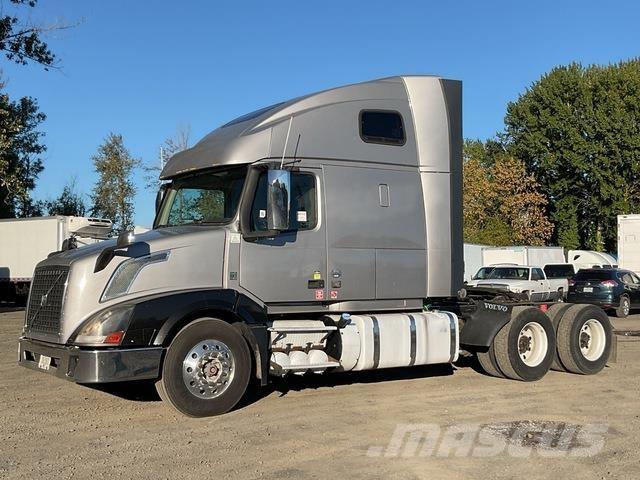 Volvo VNL Vetopöytäautot