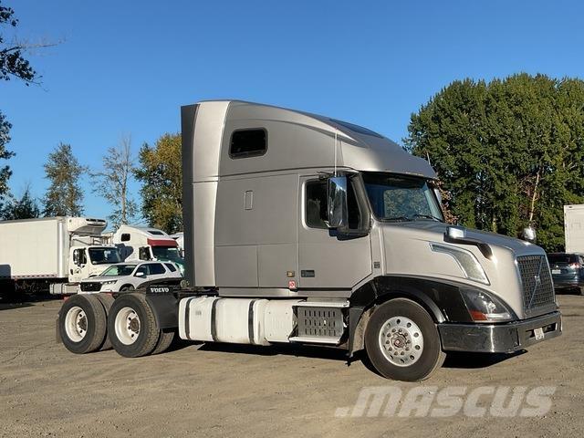 Volvo VNL Vetopöytäautot