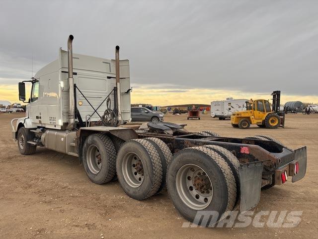 Volvo VNL Vetopöytäautot