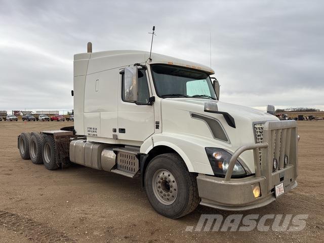 Volvo VNL Vetopöytäautot