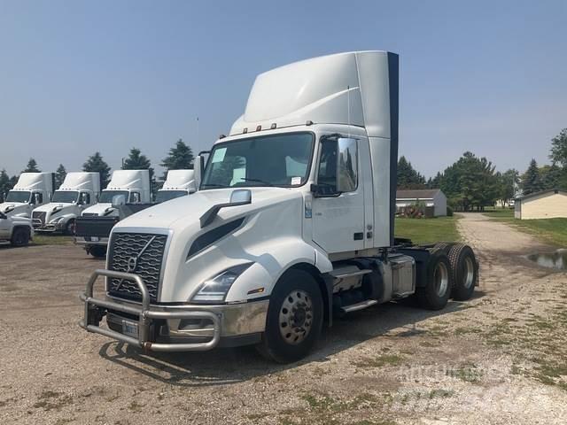 Volvo VNL 300 Vetopöytäautot