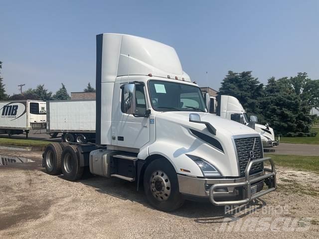Volvo VNL 300 Vetopöytäautot