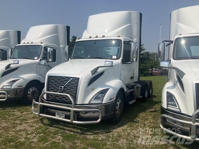 Volvo VNL 300 Vetopöytäautot