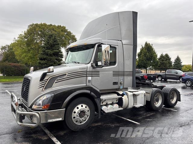 Volvo VNL 300 Vetopöytäautot