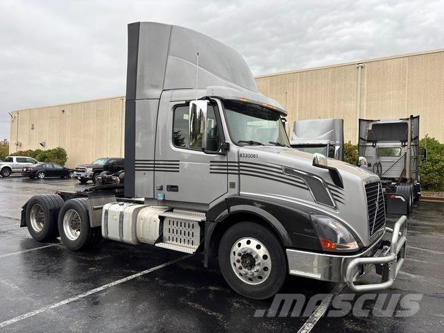 Volvo VNL 300 Vetopöytäautot