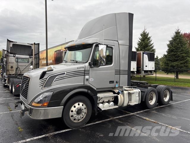 Volvo VNL 300 Vetopöytäautot