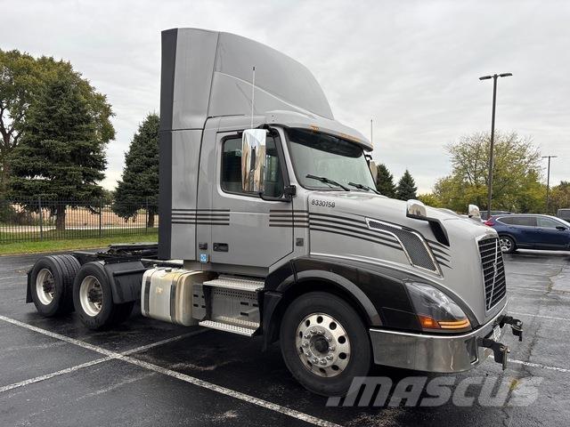 Volvo VNL 300 Vetopöytäautot