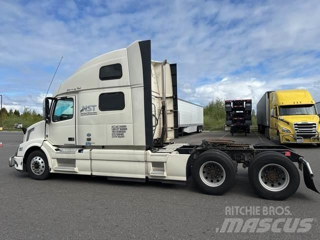 Volvo VNL 780 Vetopöytäautot