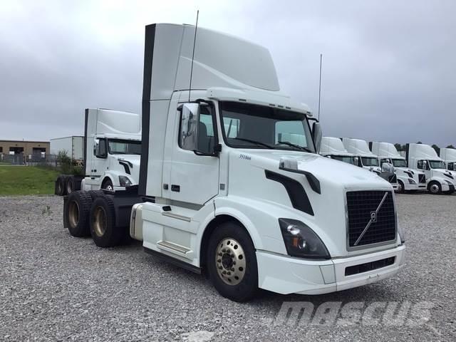 Volvo VNL300 Vetopöytäautot
