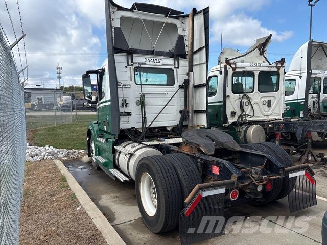 Volvo VNL42T Vetopöytäautot