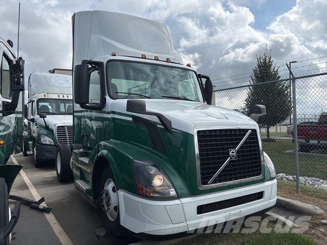 Volvo VNL42T Vetopöytäautot