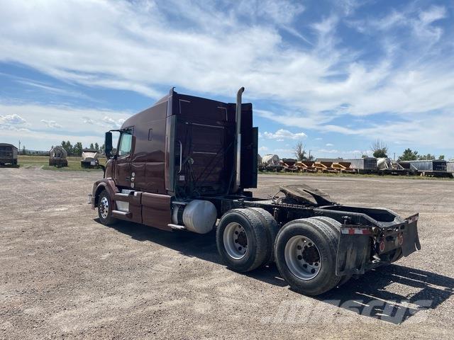 Volvo VNL630 Vetopöytäautot