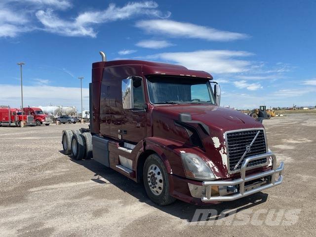 Volvo VNL630 Vetopöytäautot