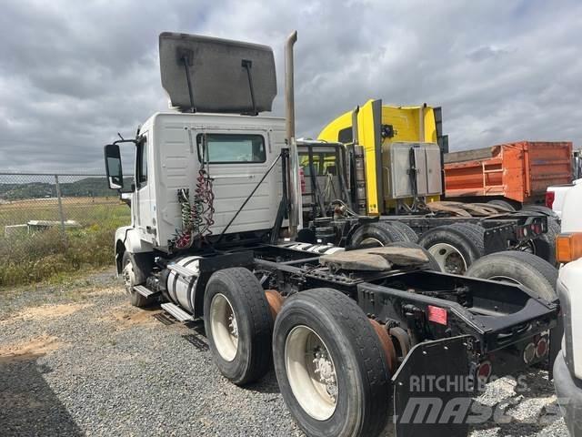 Volvo VNL64 Vetopöytäautot