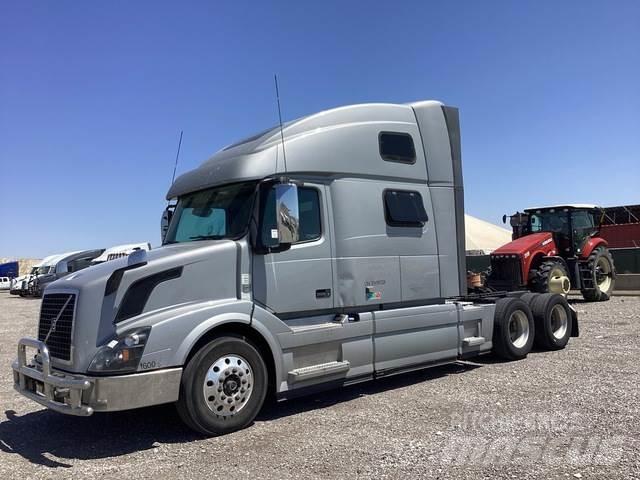 Volvo VNL64780 Vetopöytäautot