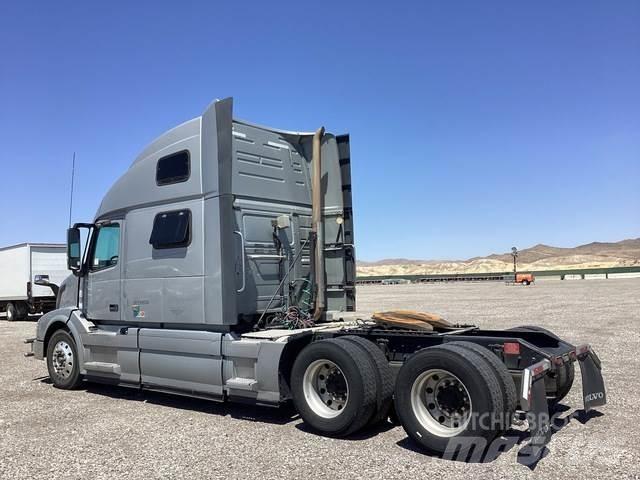 Volvo VNL64780 Vetopöytäautot