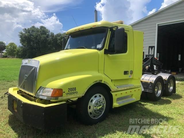 Volvo VNL64T Vetopöytäautot