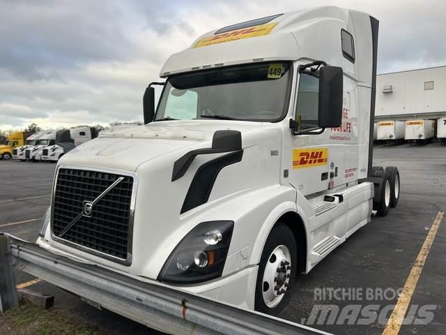 Volvo VNL670 Vetopöytäautot
