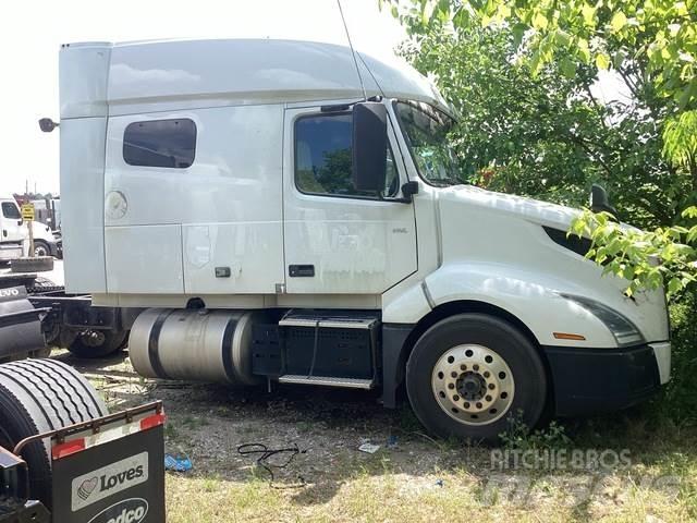 Volvo VNL740 Vetopöytäautot