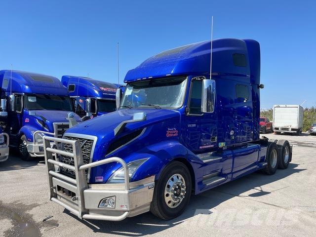 Volvo VNL760 Vetopöytäautot