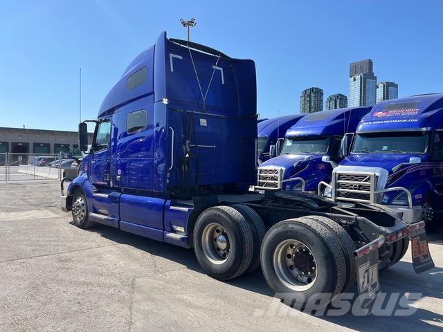 Volvo VNL760 Vetopöytäautot