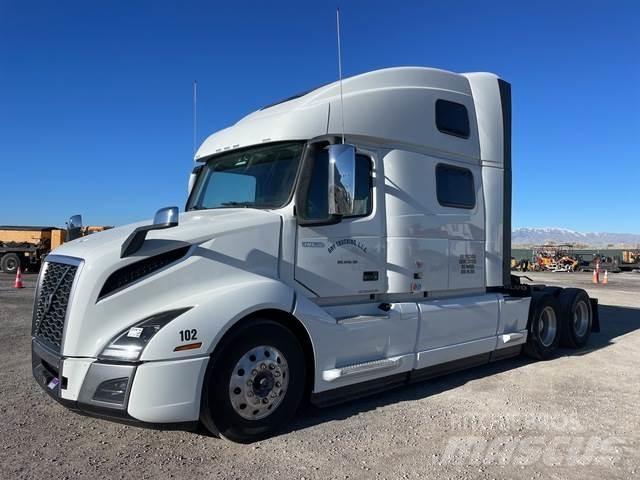 Volvo VNL860 Vetopöytäautot