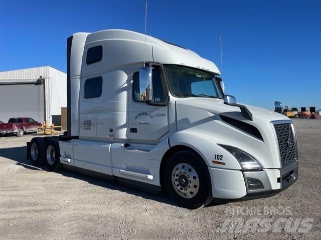 Volvo VNL860 Vetopöytäautot