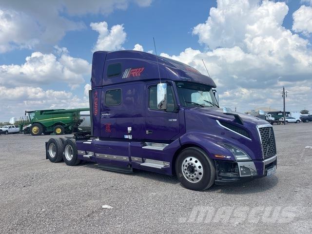 Volvo VNL860 Vetopöytäautot
