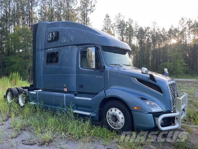 Volvo VNL860 Vetopöytäautot