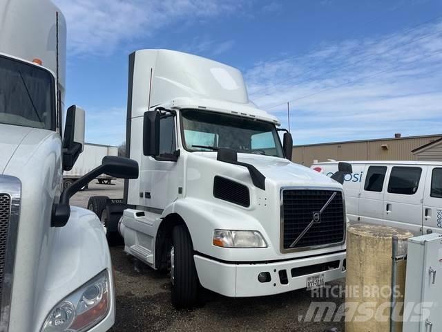 Volvo VNM Vetopöytäautot