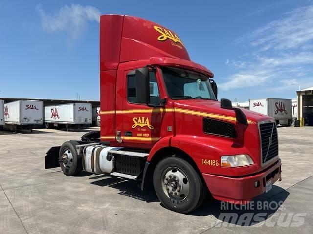 Volvo VNM Vetopöytäautot