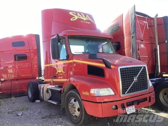 Volvo VNM Vetopöytäautot