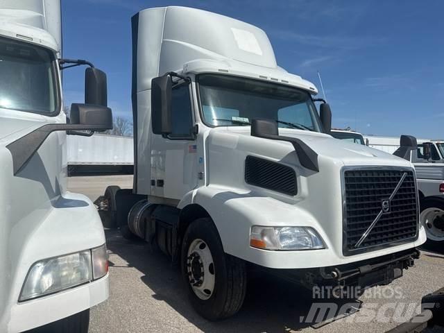 Volvo VNM Vetopöytäautot