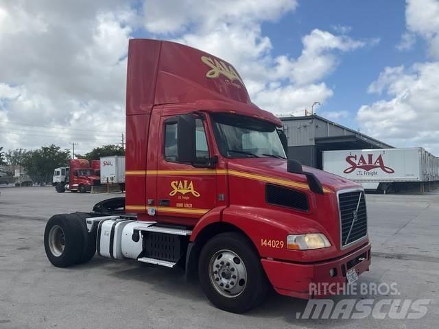 Volvo VNM Vetopöytäautot