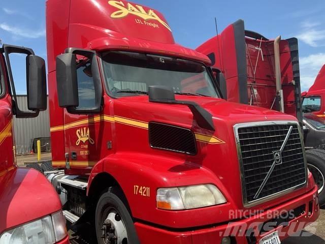 Volvo VNM Vetopöytäautot