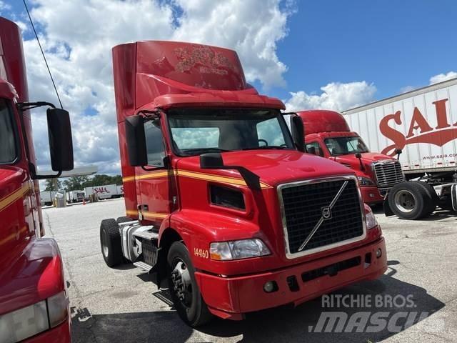 Volvo VNM Vetopöytäautot
