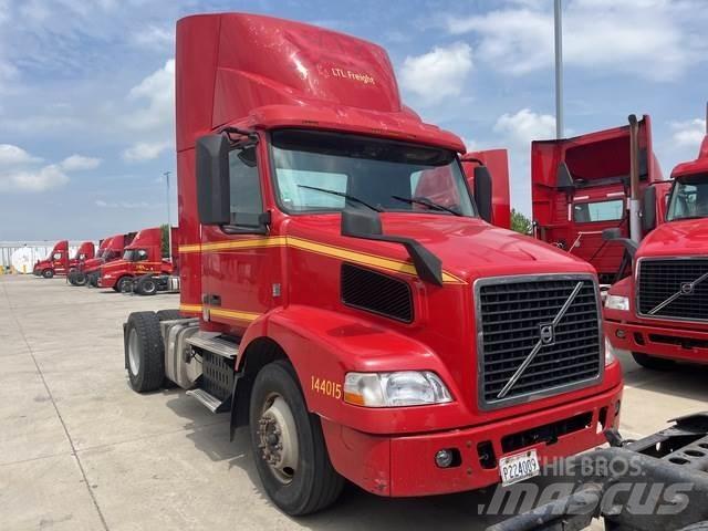 Volvo VNM Vetopöytäautot