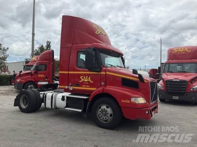 Volvo VNM Vetopöytäautot