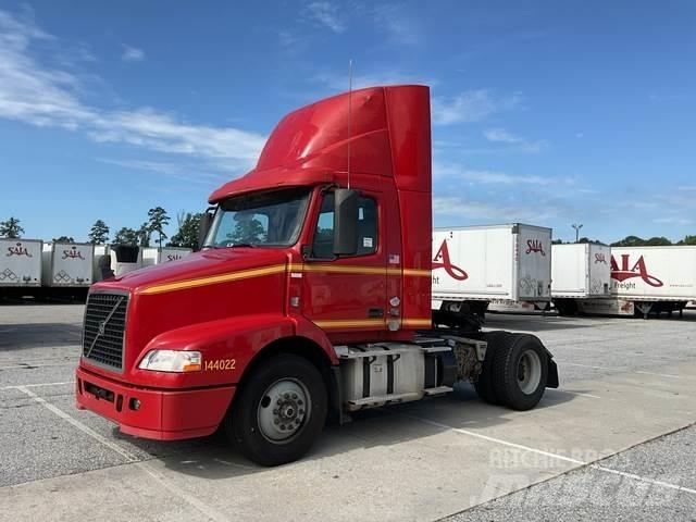 Volvo VNM Vetopöytäautot