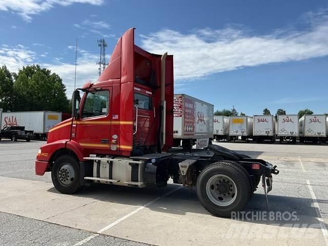 Volvo VNM Vetopöytäautot