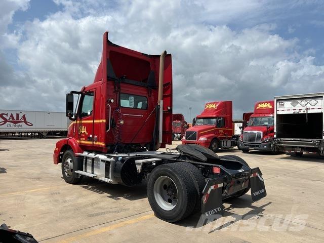 Volvo VNM Vetopöytäautot