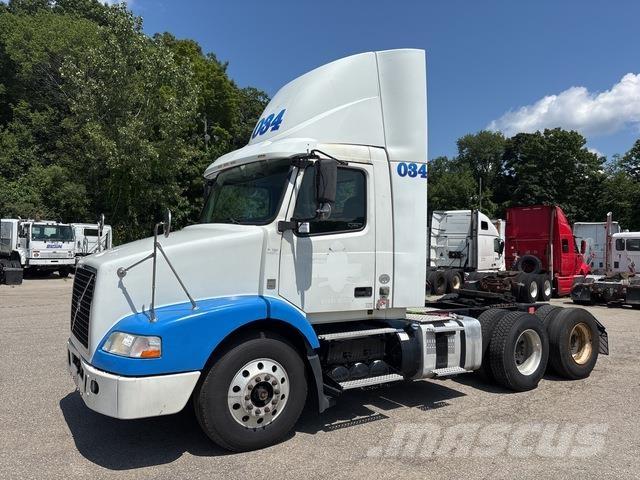 Volvo VNM Vetopöytäautot