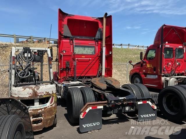 Volvo VNM42T Vetopöytäautot